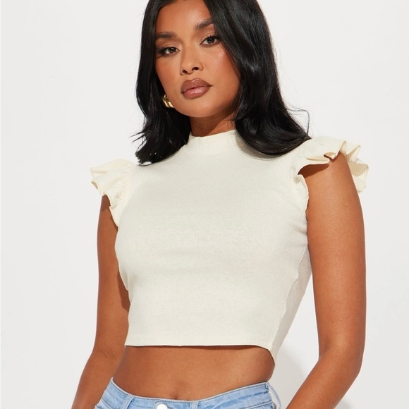 fashionnova On The Clock Ruffle Top - Cream Size Medium NWT - Picture 1 of 7